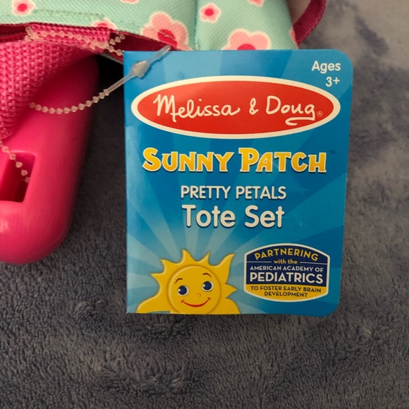 Pretty Petals Tote an Gardening Tools - Picture 4 of 5